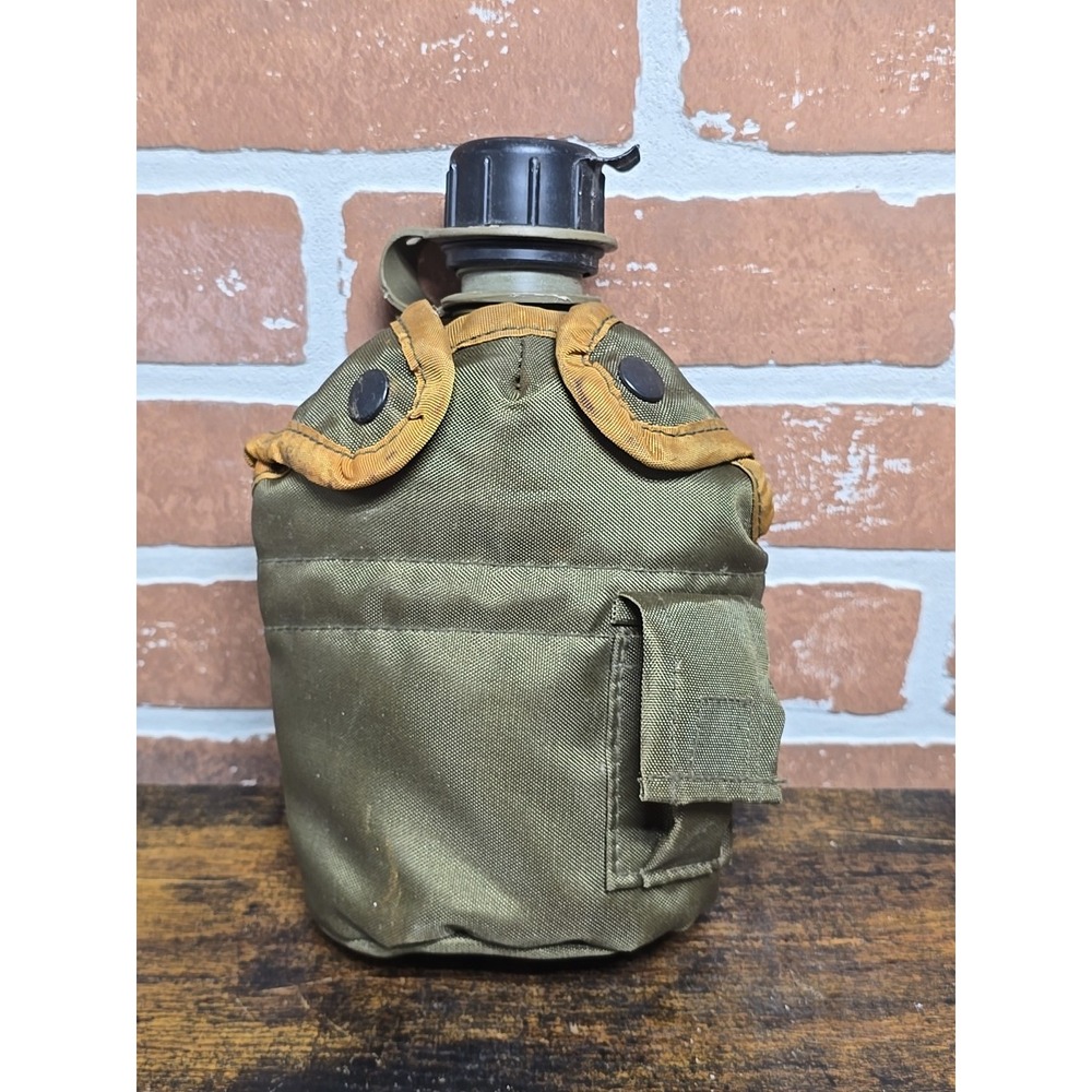 US Army Military Canteen, 1 Quart, With Insulated Pouch NBC‎ Cap Official Issue